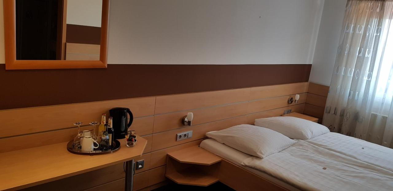 Hotel Habana Aalen Extérieur photo