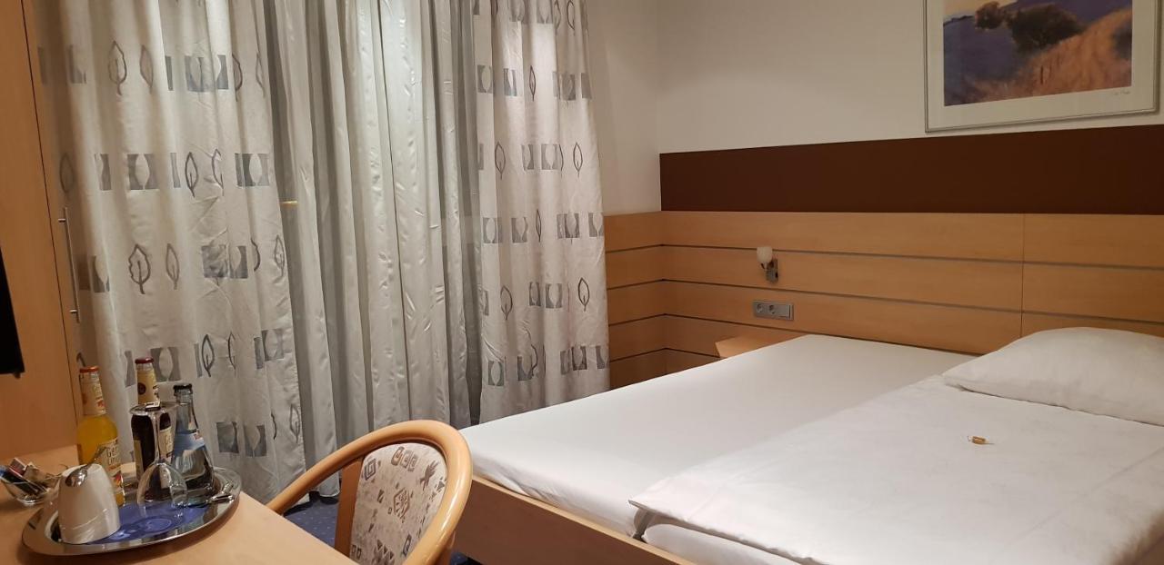 Hotel Habana Aalen Extérieur photo